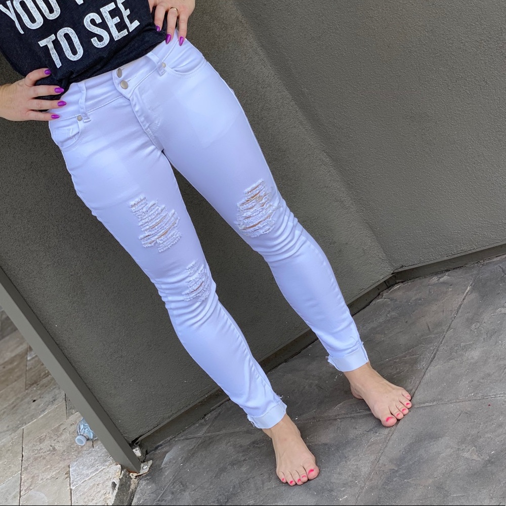 White distressed denim jeans